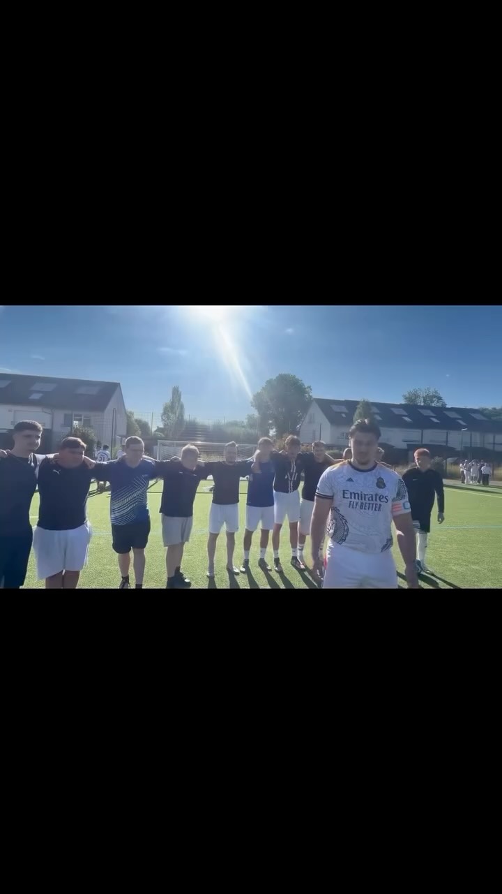 Ein großes Dankeschön an die engagierten Lehrkräfte, die die WM ins Leben gerufen haben, und an die D24, die dieses besondere Event so tatkräftig unterstützt hat. ⚽️

12 Teams, 12 Nationen – und genau dafür stehen wir am Hansa: Vielfalt, Zusammenhalt und Teamgeist. ❤️ #unna #berufskolleg #wm2026 #zusammenhalt